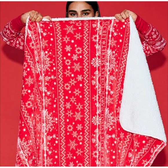 [Victoria’s Secret] Sherpa Fleece Holiday Blanket Cozy Snowflake - Picture 1 of 7